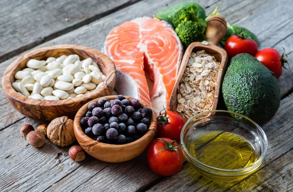 高胆固醇血症偏爱这5类人，高胆固醇血症患者饮食应该注意些什么？