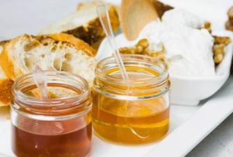 蜂蜜水解酒吗？蜂蜜的功效与作用是什么？