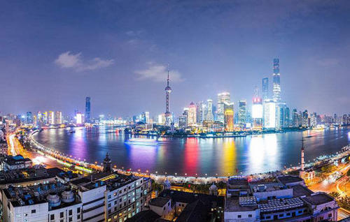 盛夏已至，上海楼市热浪滚滚
