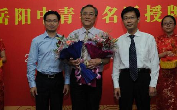 现在的教授能否授予终身制 需要通过专业评价才是关键