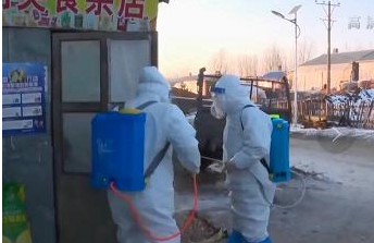 黑龙江一家5口确诊后当地封村 半夜敲门喊做核酸检测