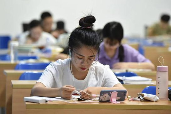 教育部发布要进行本科论文大抽检 大部分学生听到后瑟瑟发抖 教育部发布要进行本科论文大抽检 大部分学生听到后瑟瑟发抖