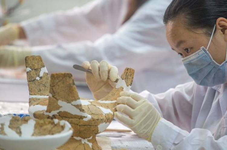 与时间赛跑为文物护航 保护好这些不可再生的文化资源是全社会的责任