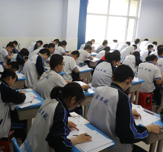 衡水二中要求学生寒假朝五晚十 此举在网上吵得沸沸扬扬