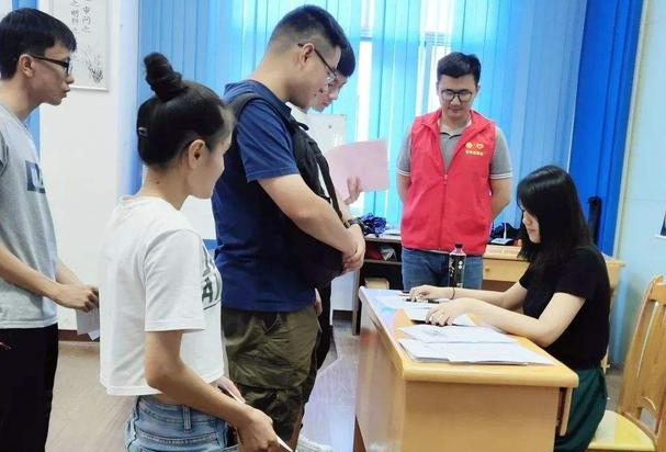 职场中怎么和情商低的领导打交道 一定要要掌握三个为人处世的技巧