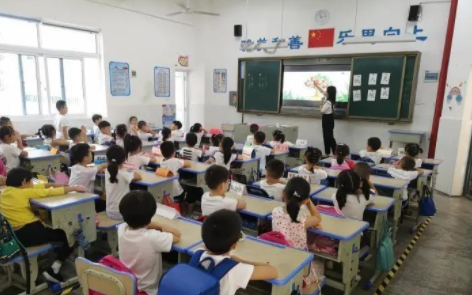 多地要求老师亲自改作业家校“作业矛盾”如何解决 家校之间各自应如何定位角色