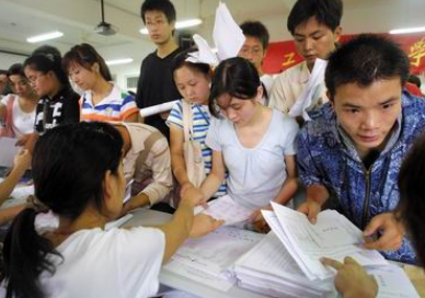 专科想要提升学历应该怎么做？成人高考和自考有什么区别？