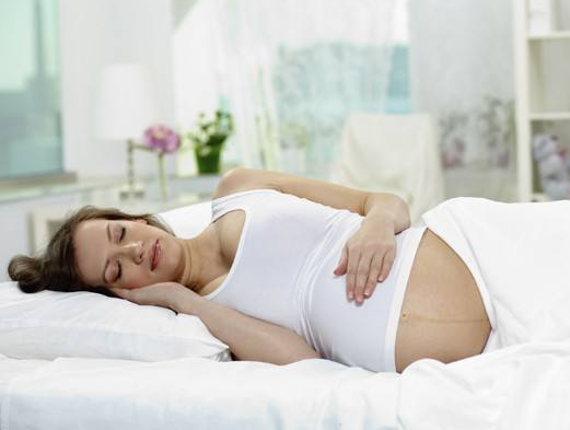 孕中期腹疼是什么原因？孕中期腹疼怎么治？