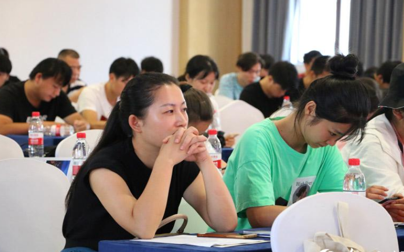 成人高考什么时候开始报名考试呢？2021年成人高考考试时间安排