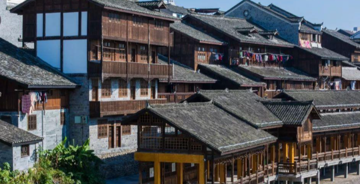 瑞丽市一座遭遇两次疫情封城的边城 小城瑞丽顿时成为人们关注的焦点
