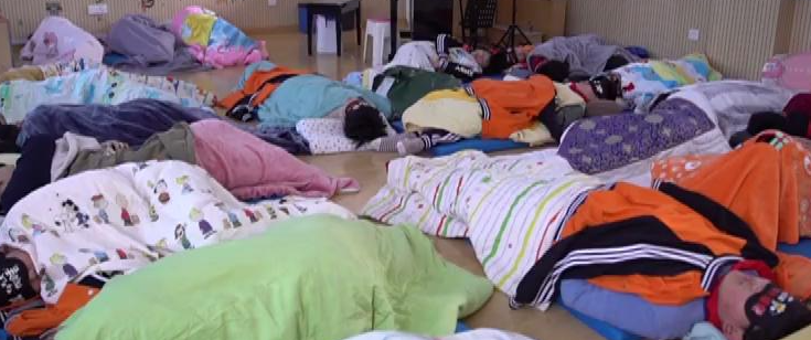 多地学校午休课让学生午休躺睡 学校开设午休课也要明确主体责任