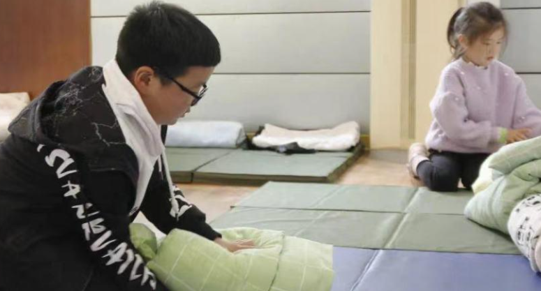 多地学校午休课让学生午休躺睡 学校开设午休课也要明确主体责任