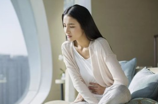 女生生理期可以运动健身吗？如何通过运动有效缓解痛经？