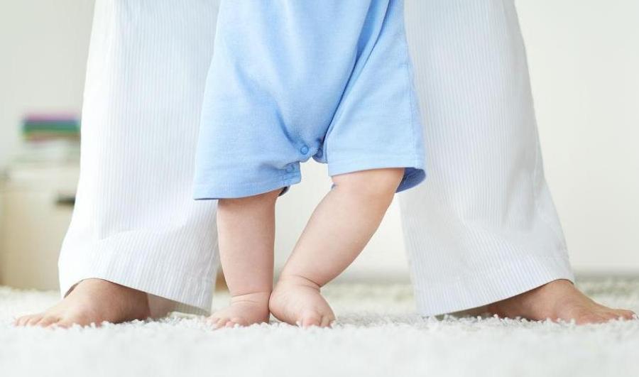 如何防止小孩摔倒?父母可以做哪些防止孩子摔倒的措施?
