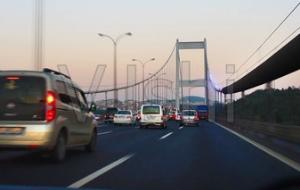 高速驾车有哪些注意事项？高速开车一定要严格遵守高速道路驾驶规定！