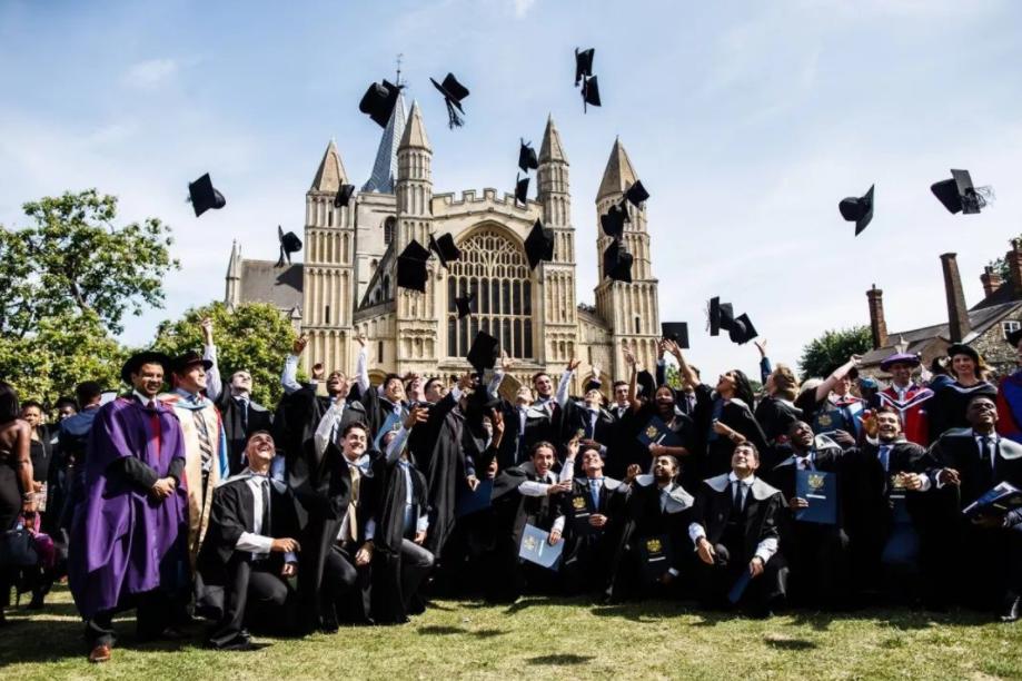 2021年就业前景排名前十的英国大学有哪些？留英选哪个大学未来好就业？.