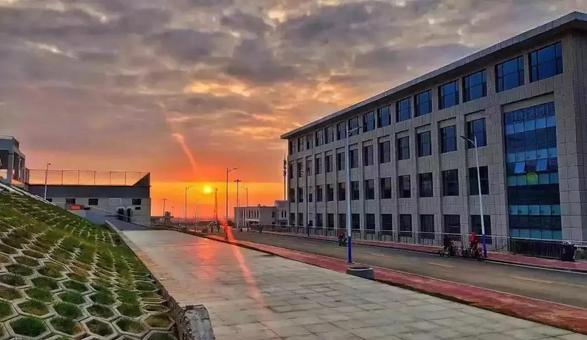 石家庄铁道大学是几本 石家庄铁道大学学校介绍及历年各省录取分数线汇总