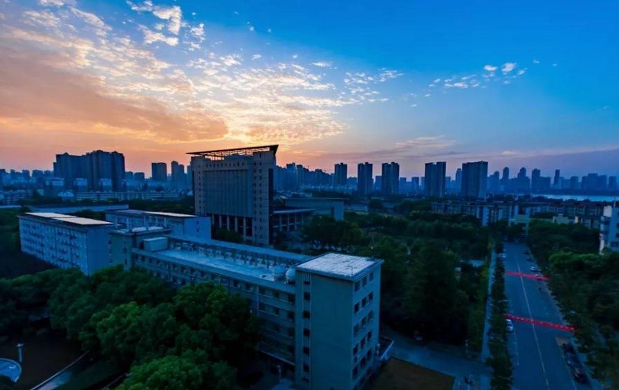 最新！湖北大学2021年招生计划 湖北大学2021年招生简章及历年录取分数线