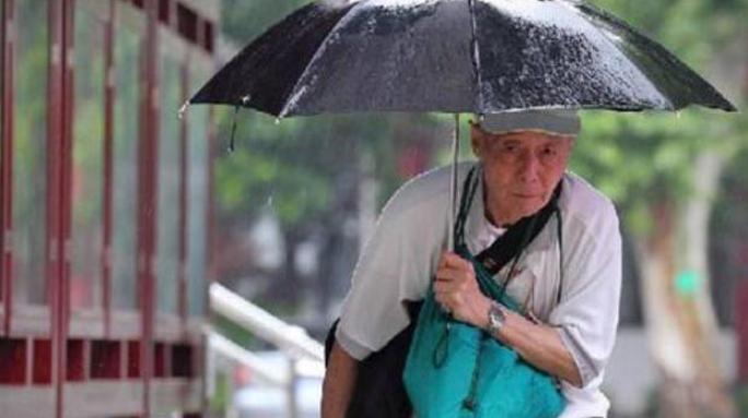 84岁山东大爷自学高考 估分630实际才两位数