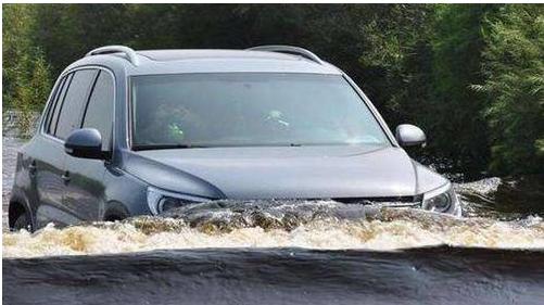 自动挡车涉水没熄火有事吗?自动挡车过深水区怎么开