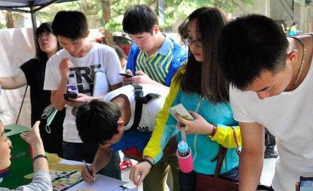 准大一新生开学要给多少生活费？新生生活费不够用了怎么办