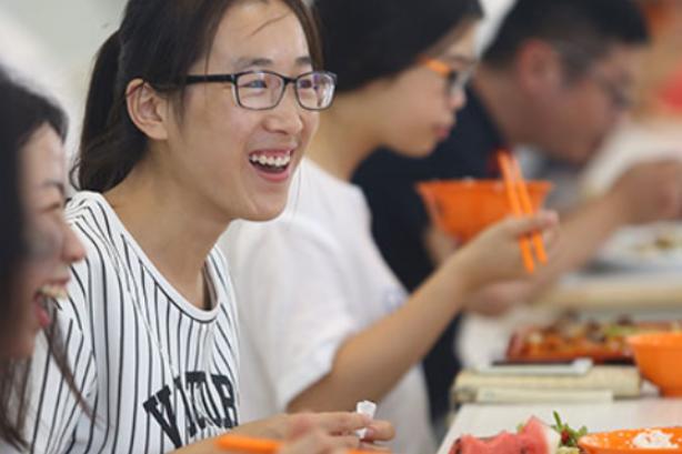 准大一新生开学要给多少生活费？新生生活费不够用了怎么办