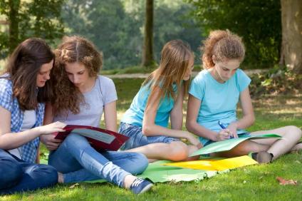 注意!抓住这些女孩性格养成的关键期,能让孩子更自信 注意!抓住这些女孩性格养成的关键期,能让孩子更自信