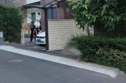 安徽一教师别墅内补课被现场查处 打击教师私下有偿补课