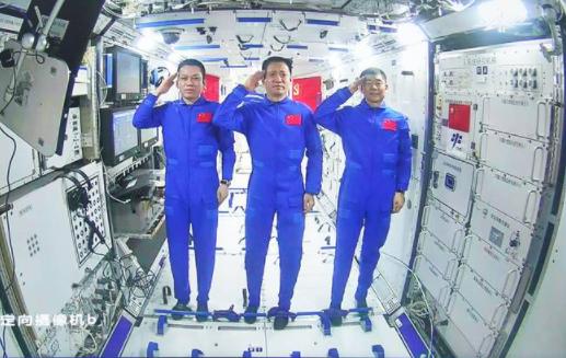 中国两名航天员顺利出舱 人选有重大变化这次任务有什么不同？