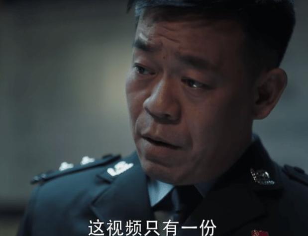 扫黑风暴胡所长为什么总是量血压 胡所长真实身份是什么