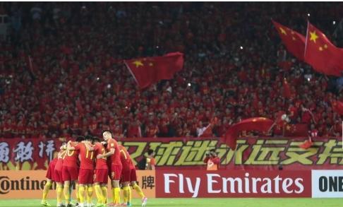 踢中国队像猫玩老鼠，国足连遭嘲讽？2022年世界杯国足是否还有希望！