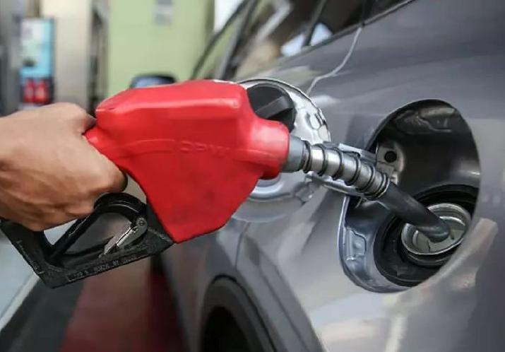 9月成品油价格又遇上调,现在加一箱油要比以往贵多少? 9月成品油价格又遇上调,现在加一箱油要比以往贵多少?