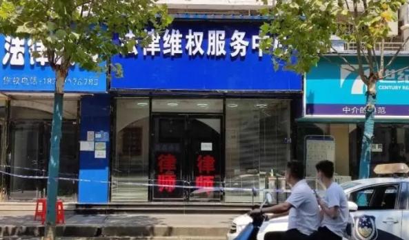 武汉一男子因纠纷败诉不满对一律师进行枪伤,目前嫌疑人已落网!