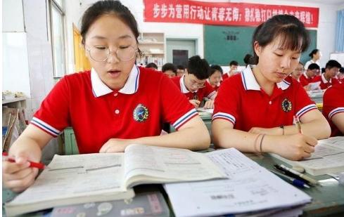 专家建议高考将外语改为选考，你同意这个观点吗？英语地位能否降低呢？