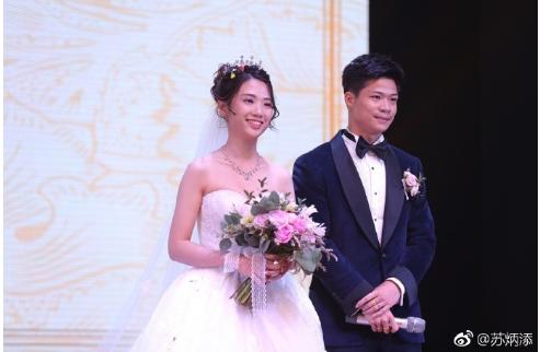 苏炳添晒照纪念结婚五周年，不禁感叹到：五年时间终于浪漫了一回！