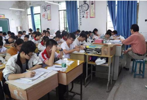 高三期间孩子成绩大幅度波动？作为家长和考生该究竟该如何应对?
