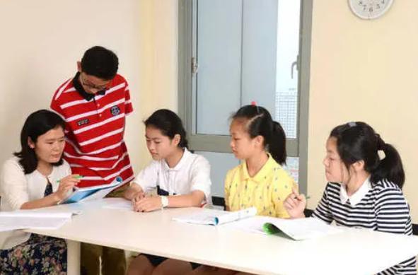 博士生教中小学真的算是”大材小用"吗？网友：每个人的选择不一样；追求也不同！