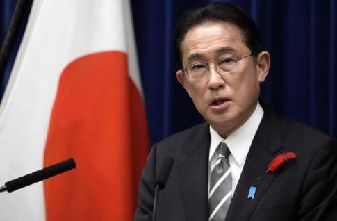 岸田文雄叫嚣对中国一步也不退让，网友：“是谁给你的勇气如此嚣张！”