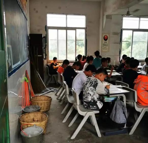 新东方决定退租1500个教学点!然后计划成立农业平台与老师们一起直播带货! 新东方决定退租1500个教学点!然后计划成立农业平台与老师们一起直播带货!