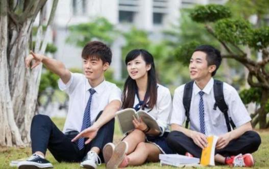 长沙中学校长劝学生别早恋 校长的早恋警示火了 长沙中学校长劝学生别早恋 校长的早恋警示火了