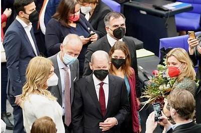 朔尔茨正式当选德国总理；与默克尔正式交接_新政府正式就职！默克尔时代也将正式落幕！