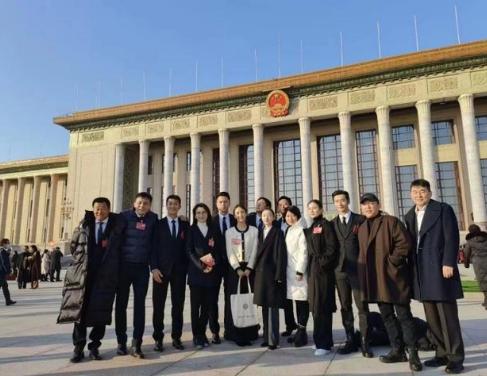 众演艺界人士晒文代会合影；刘涛大气,杜江沈腾成颜值粉！代表大会中你第一眼看到了谁？