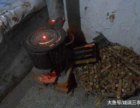 河北一地禁柴封灶致部分老人挨冻；河北山海关古城清洁取暖一刀切：部分老人因地禁柴封灶纷纷挨冻！