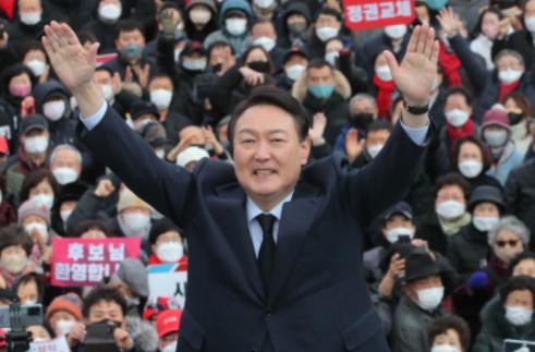 朴槿惠将发表对国民讲话 韩国朝野陷入紧张氛围