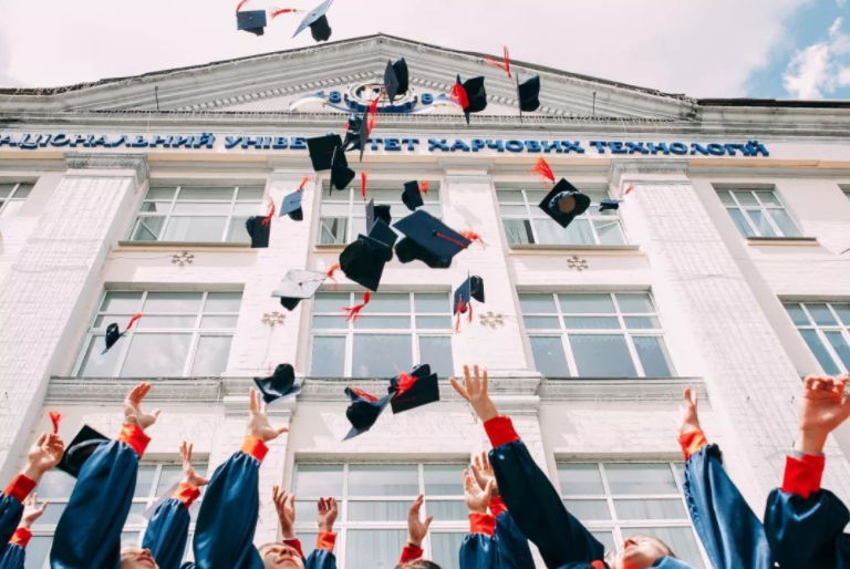我们为什么要选择学历提升？ 学历提升的途径有哪些？