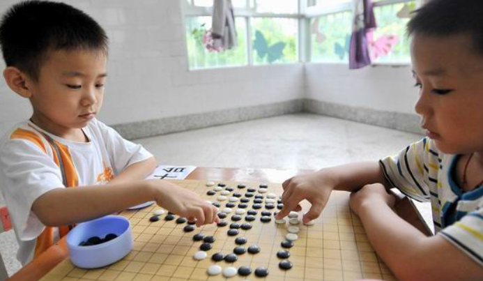 宝宝学围棋的最佳年龄是什么时候？宝宝学习围棋有什么好处？