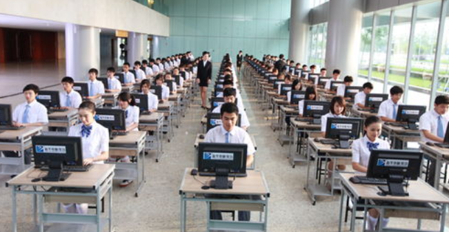 职业学校长期以来被“歧视”，中国加强职业教育的理由是什么？