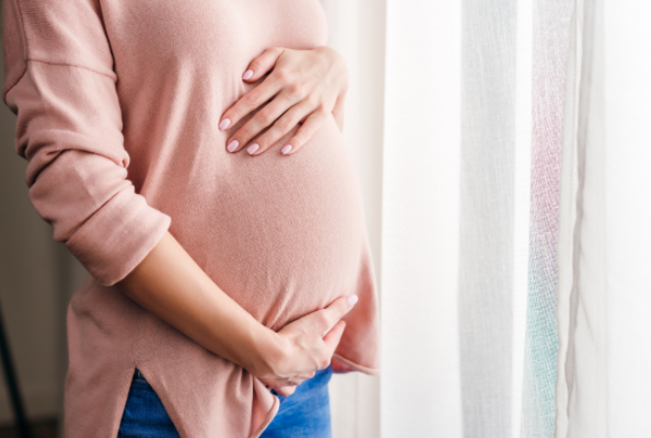 孕妈们在睡前做什么更利于胎儿的发育呢？备孕的父母准备起来吧！