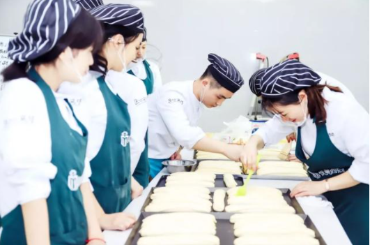 国家为什么要大力发展职业教育？职业教育有什么魅力？