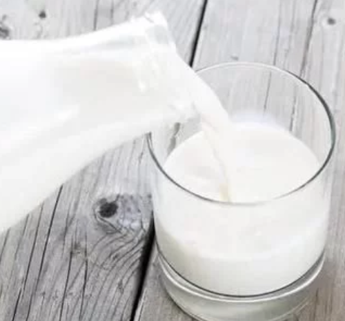 牛奶加热后营养会大量损失吗？胃病患者常年喝牛奶会影响健康吗？